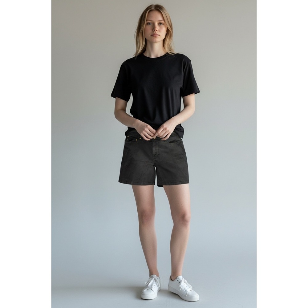 Elegant Black Women's Bermuda‎ Shorts
